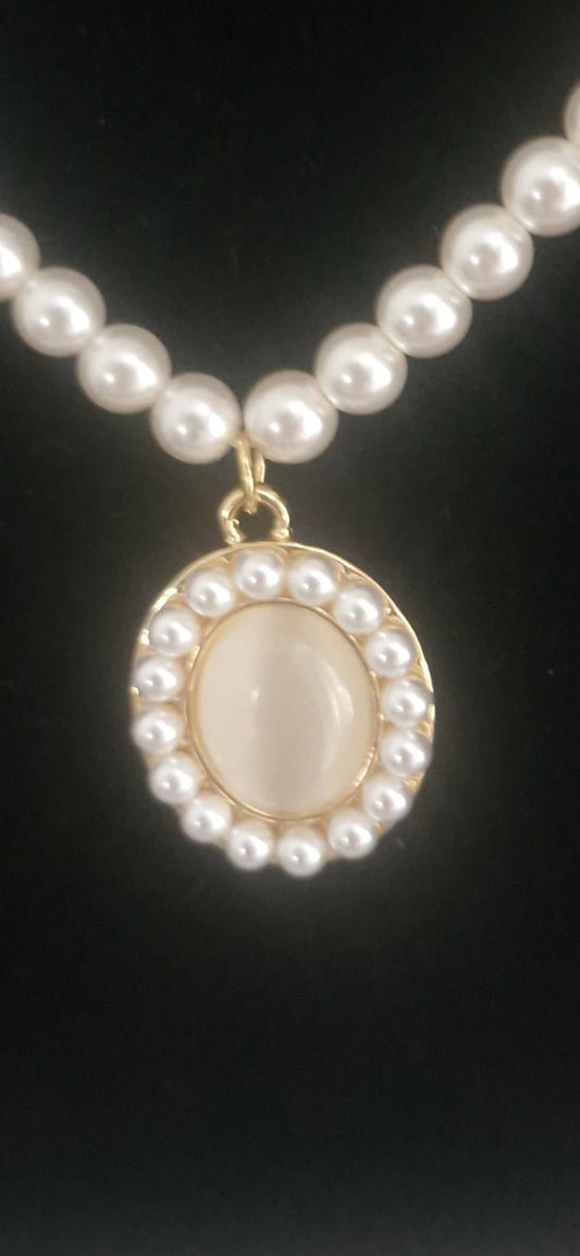Vintage Fan-Shaped Glass Opal Pearl Necklace